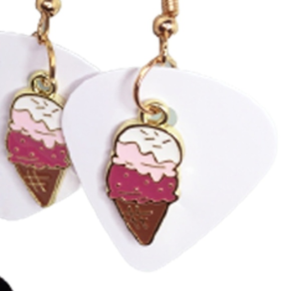 2 PR Earrings Repurposed Guitar Picks Ice Cream Cones & Planet Hand Crafted NIP - Picture 2 of 6